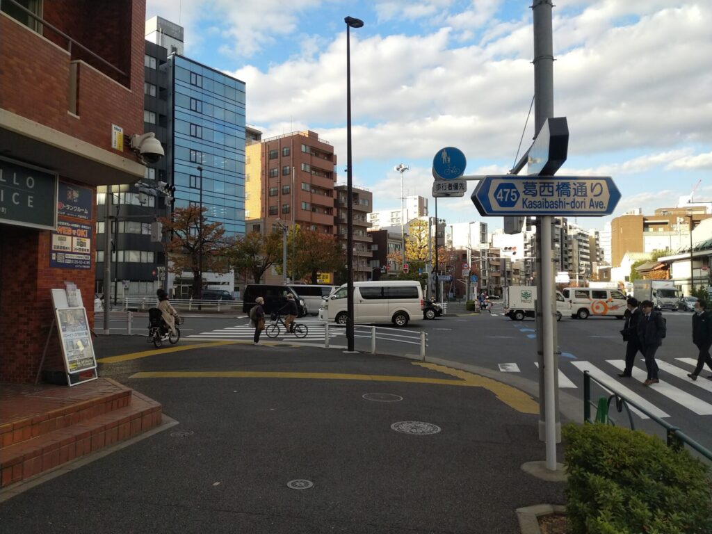 東京都江東区の安い弁護士費用で刑事事件に強い法律事務所前の交差点